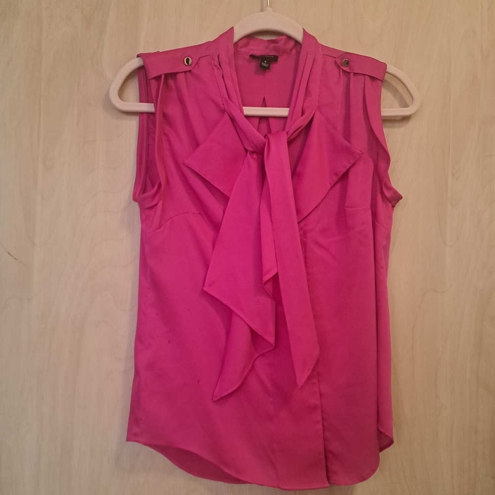 Pink Sleeveless Blouse with Bow Detail